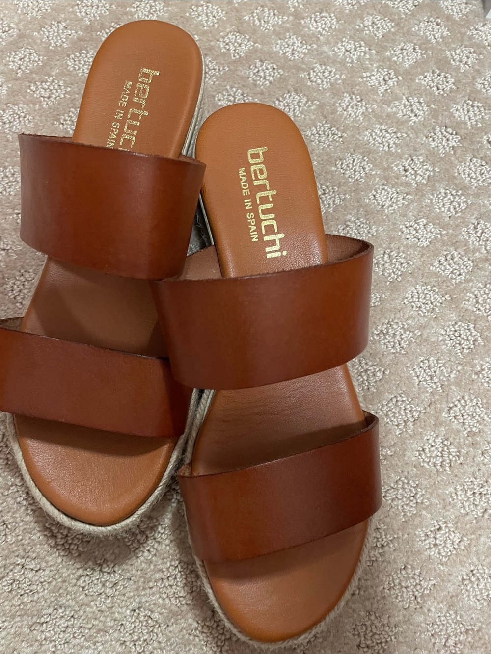 Bertuchi Brown Double-Band Slide Sandals - Women